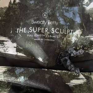 Green and Black Patterned Leggings